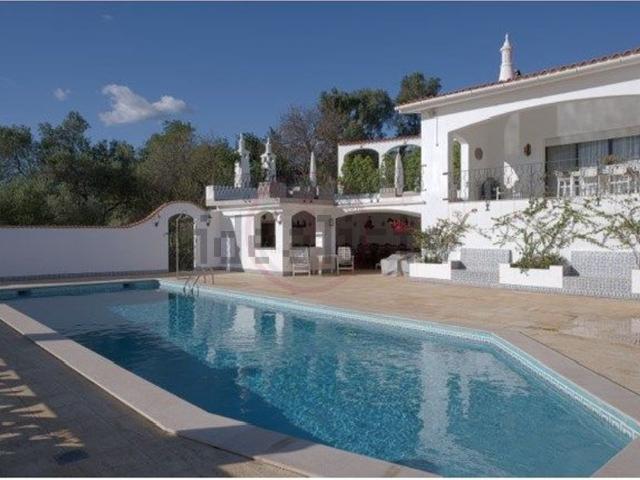 Moradia, Almancil