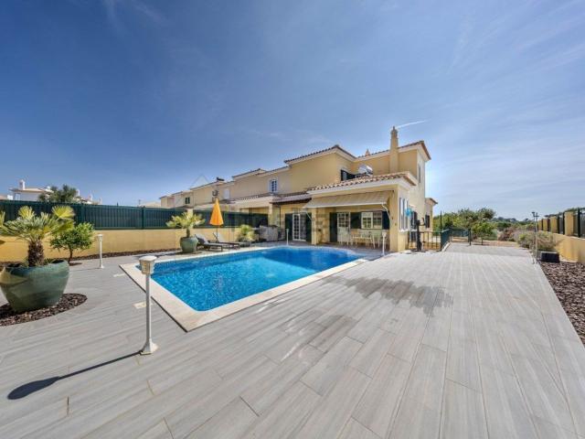 Moradia, Almancil