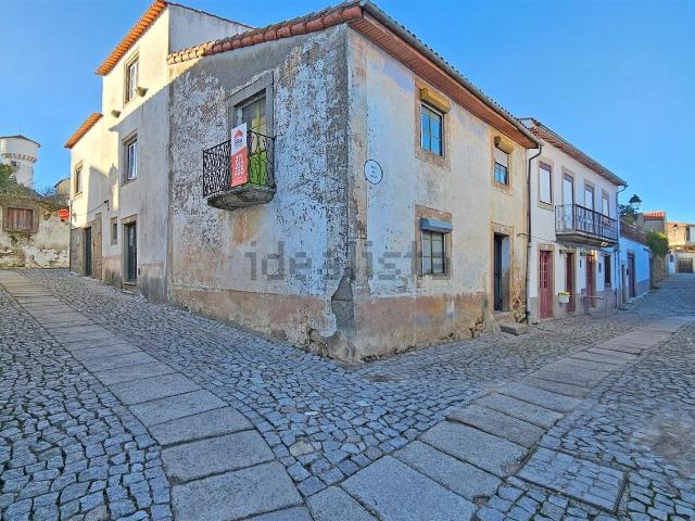 Moradia, Almeida