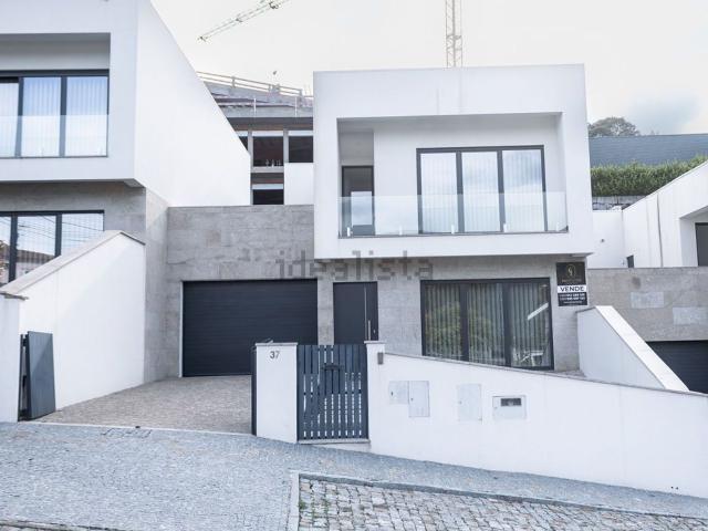Moradia, Alpendorada Várzea Torrão