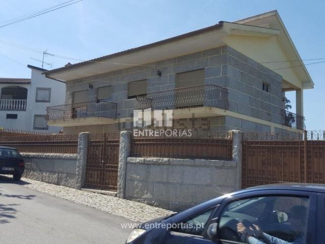 Moradia, Alpendorada Várzea Torrão