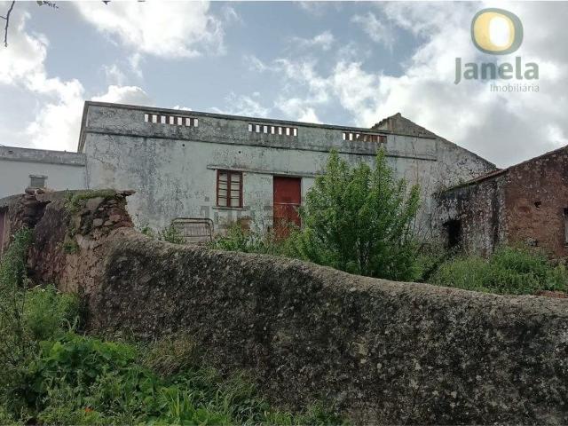 Moradia, Alte