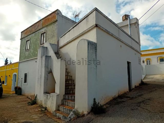 Moradia, Alte