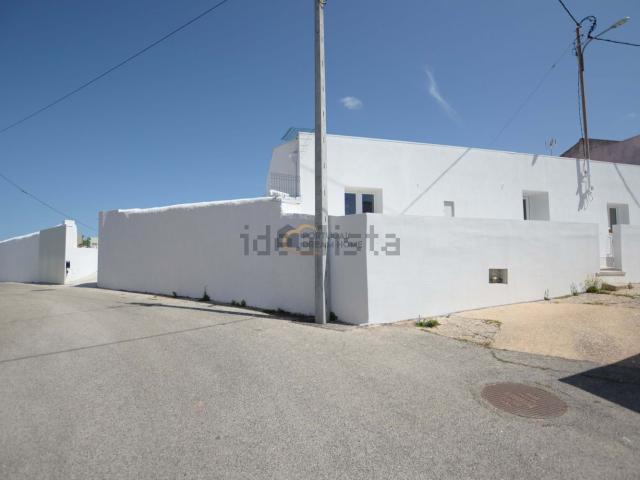 Moradia, Alte