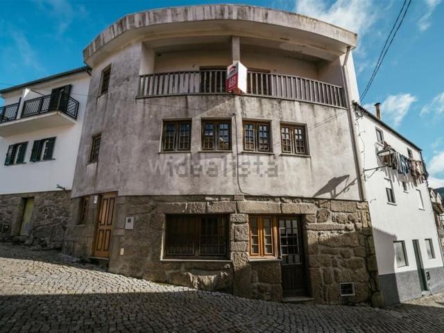 Moradia, Alvoco da Serra