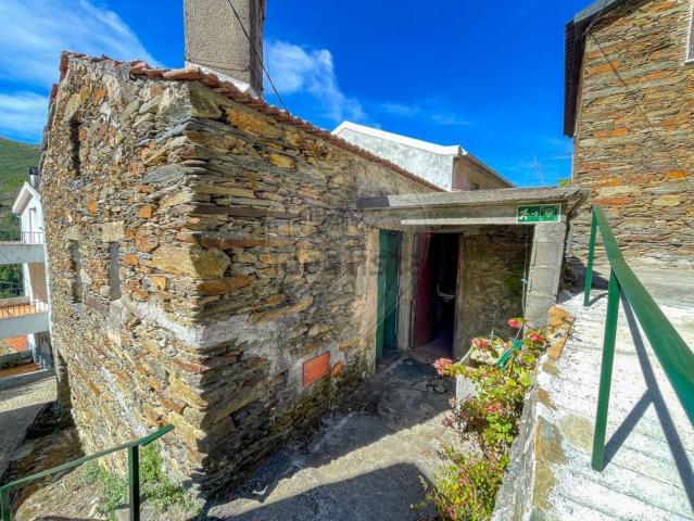 Moradia, Alvoco da Serra