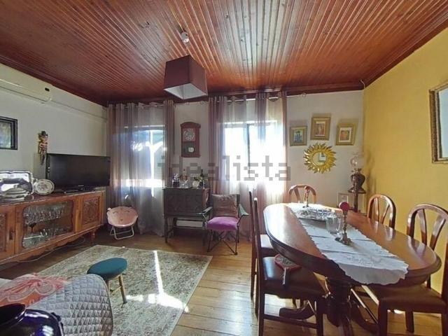 Moradia, Alvares