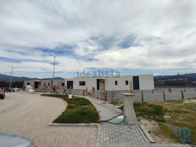 Moradia, Amares e Figueiredo