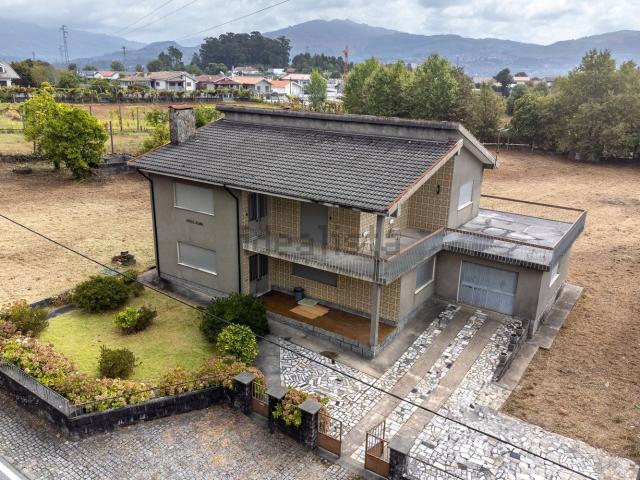 Moradia, Amares e Figueiredo