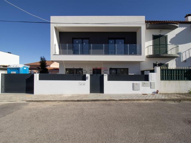 Moradia, Amora