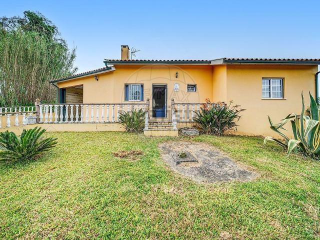Moradia, Amoreira da Gândara Paredes do Bairro Ancas