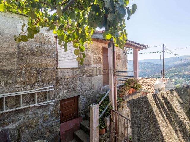 Moradia, Ancede e Ribadouro