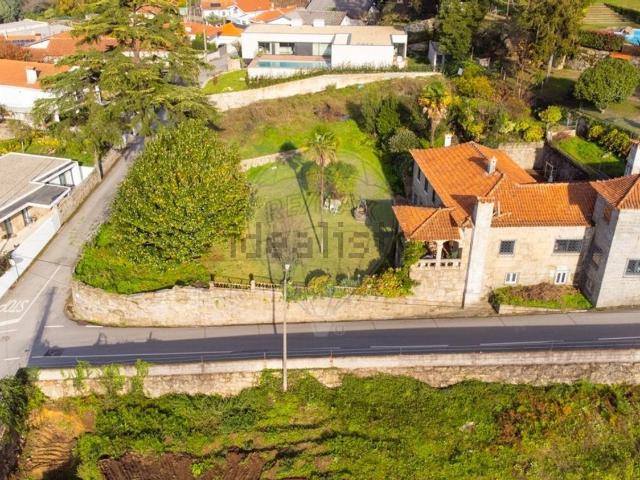 Moradia, Antas e Abade de Vermoim