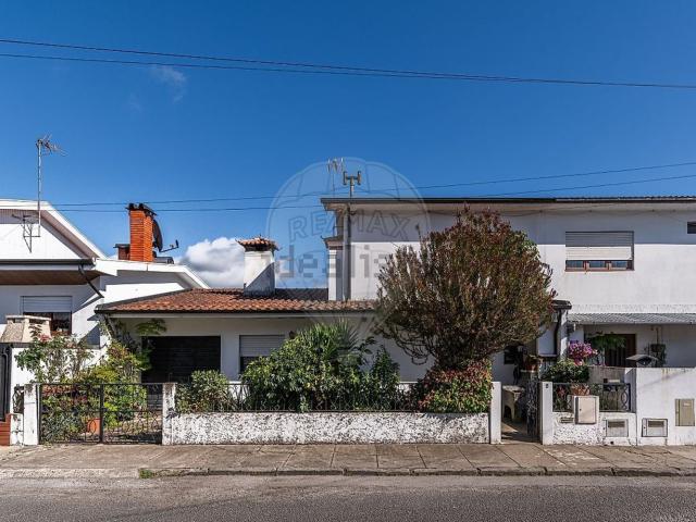 Moradia, Antas e Abade de Vermoim