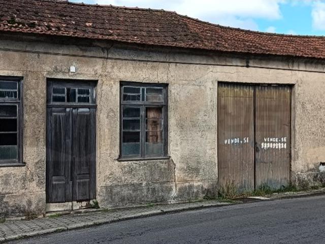 Moradia antiga Térrea estilo lavrador para restauro Vagos / Ouca