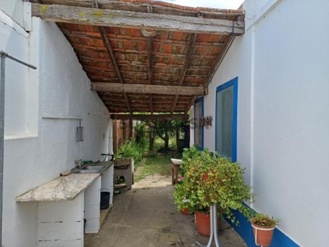 Moradia antiga para renovar centro