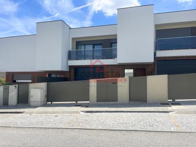 Moradia, Arões São Romão