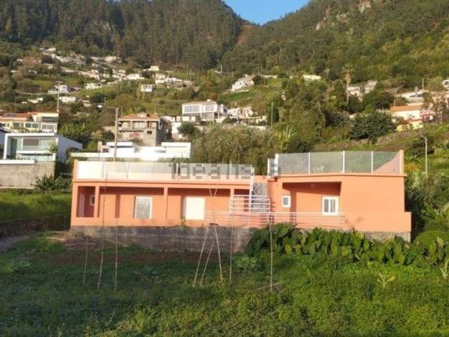 Moradia, Arco da Calheta