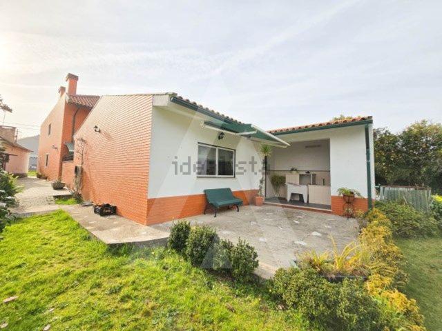 Moradia, Aradas