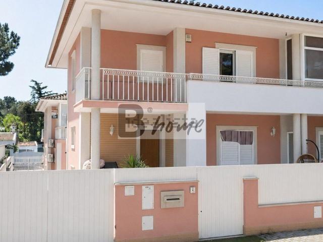 Moradia, Aroeira Central, Charneca da Caparica e Sobreda