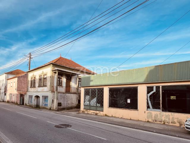 Moradia + Armazém em SANGALHOS