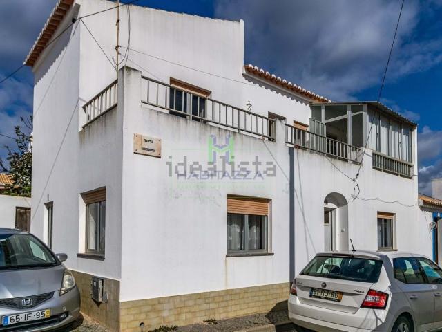 Moradia, Budens