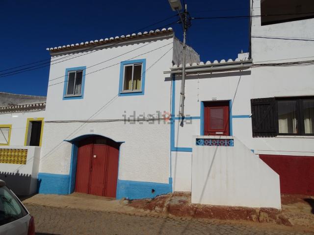 Moradia, Budens