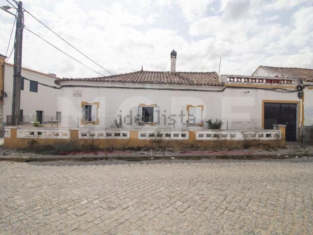 Moradia, Bacelo e Senhora da Saúde