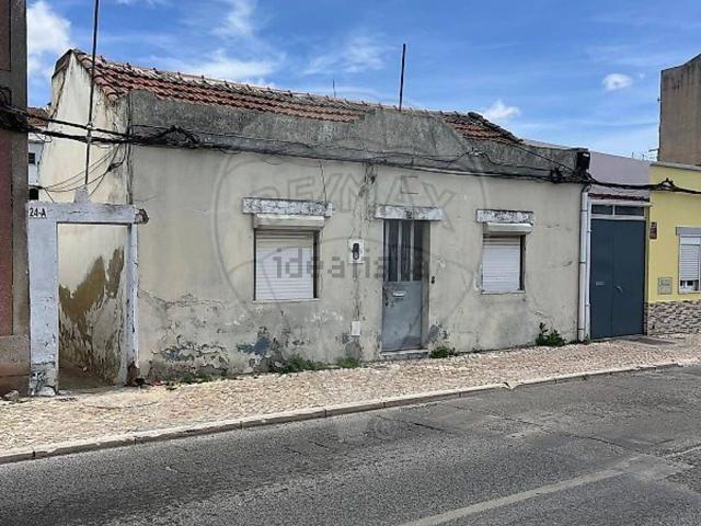 Moradia, Baixa da Banheira e Vale da Amoreira