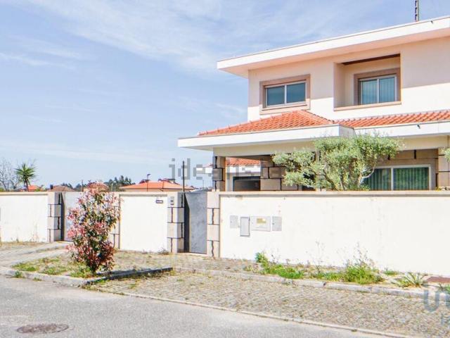 Moradia, Barroselas e Carvoeiro