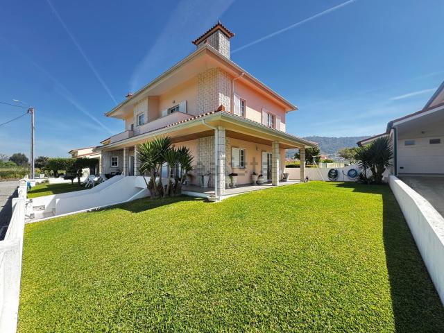 Moradia, Belinho e Mar