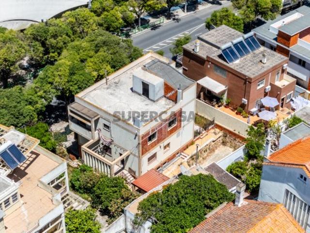 Moradia Bi Familiar bastante central