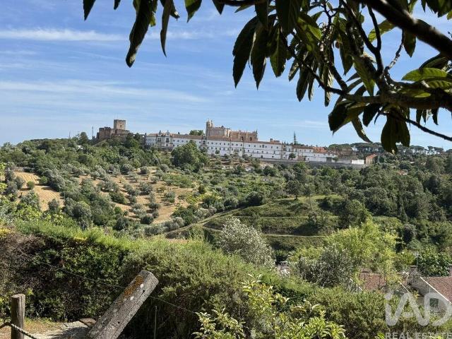 Moradia bi familiar T5 em Tomar e Santa Maria dos Olivais de 230 m²