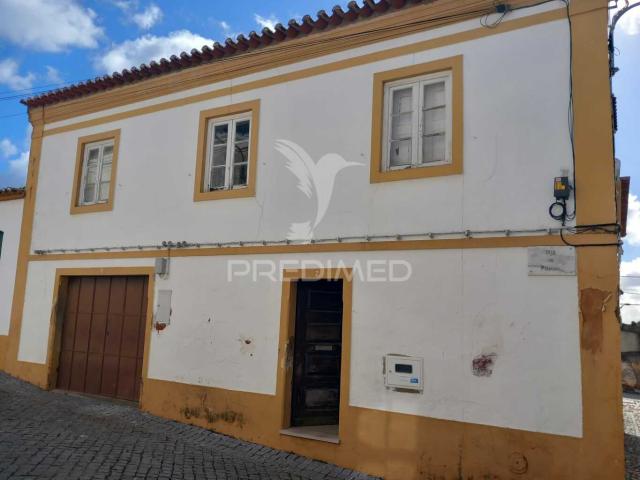 MORADIA BI FAMILIAR T6 E COM ESPAÇO COMERCIAL ALTER DO CHÃO
