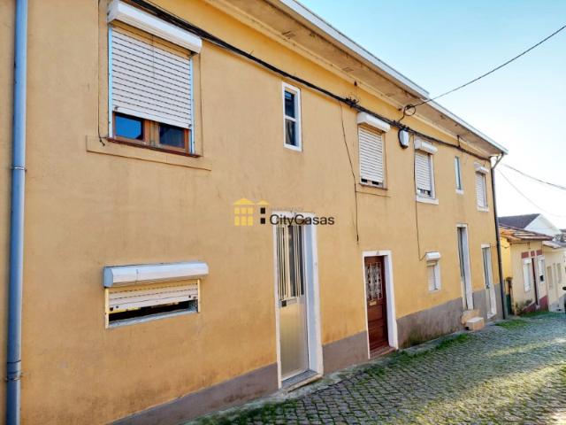 Moradia Bi familiar T2+T2 em Ermesinde