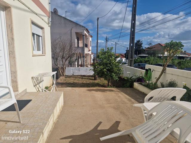 PRDIO/MORADIA, 4 habitaes independentes, terreno e anexo / garagem