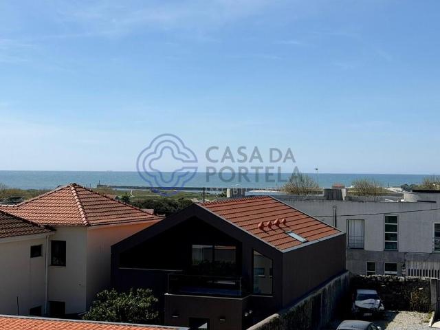 Moradia Bifamiliar, em Azurar, Vila do Conde