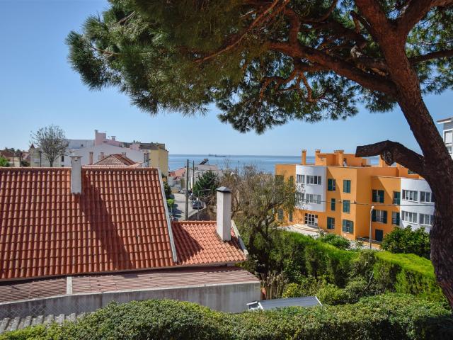 Moradia Bifamiliar No Estoril Com Vista Mar 347m² Cascais e Estoril