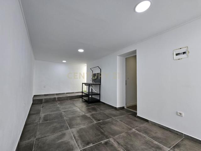 Moradia Bifamiliar Renovada no Centro de Castelo Branco