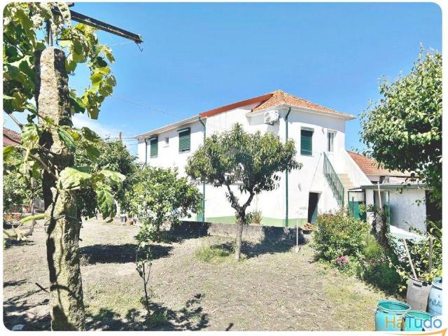 Moradia Bifamiliar T2+T2 Terreno generoso Valbom Gondomar | 26084087034