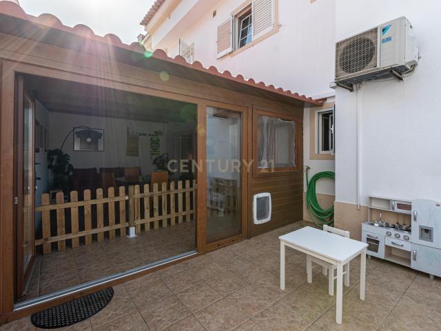 Moradia BiFamiliar T3+T3 com Garagem de 100 m² | Quinta da Coutada, Vila Franca de Xira
