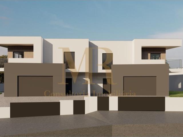 Moradia Bifamiliar T3 CHAVE NA MÃO 395.000€ por unidade