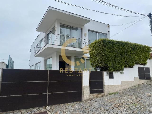 Moradia T3 c/piscina em Vilar do Pinheiro, Vila do Conde
