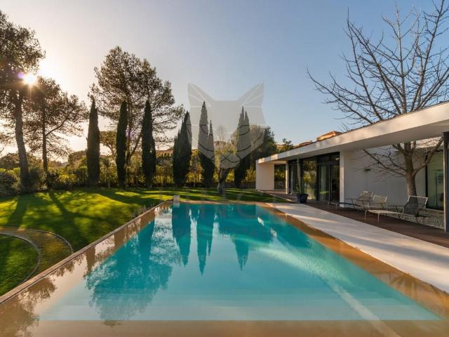 Moradia bioclimática T3+1 com jardim e piscina e T0 independ. 0m² Sintra São Martinho