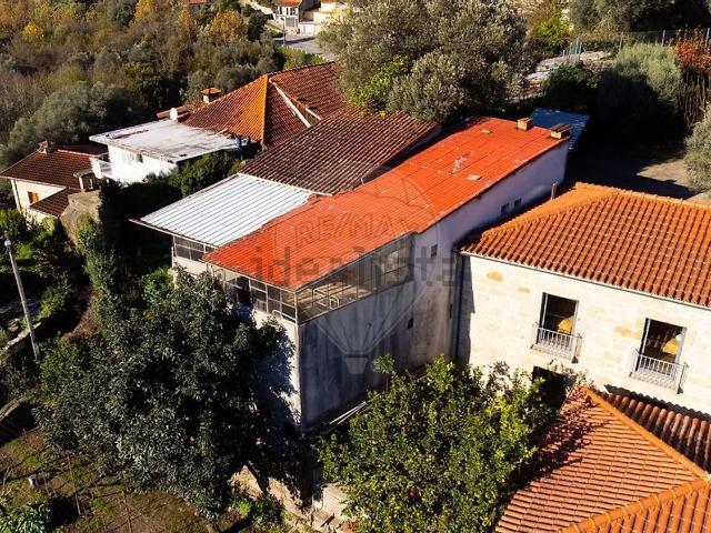 Moradia, Bouro Santa Maria