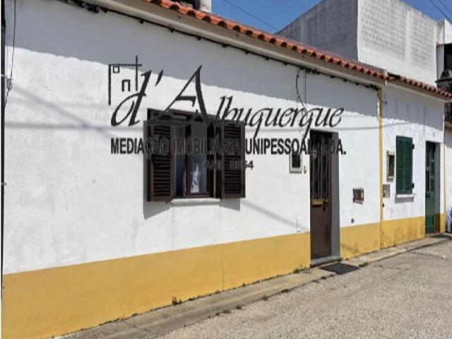 Moradia c/ quintal