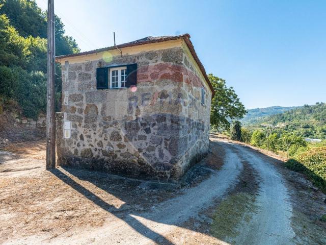 Moradia, Caçarilhe e Infesta