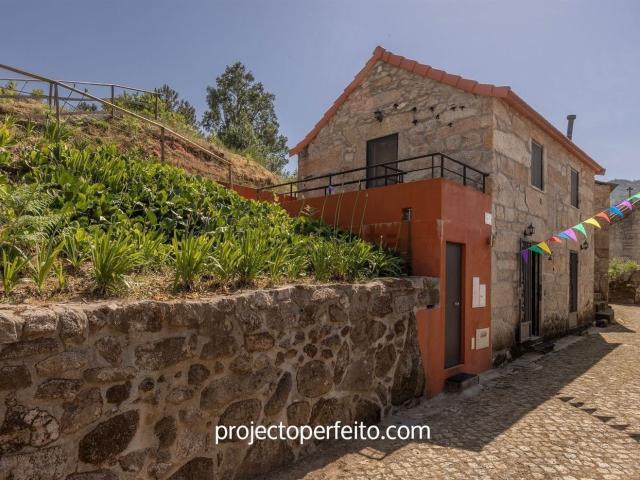 Moradia, Cabreiros e Albergaria da Serra