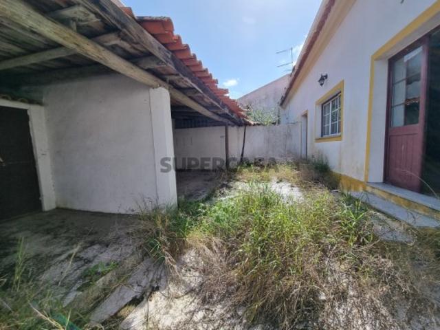 Moradia + CAFÉ em Vila Nova da Baronia