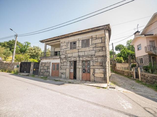 Moradia, Caldelas Sequeiros Paranhos